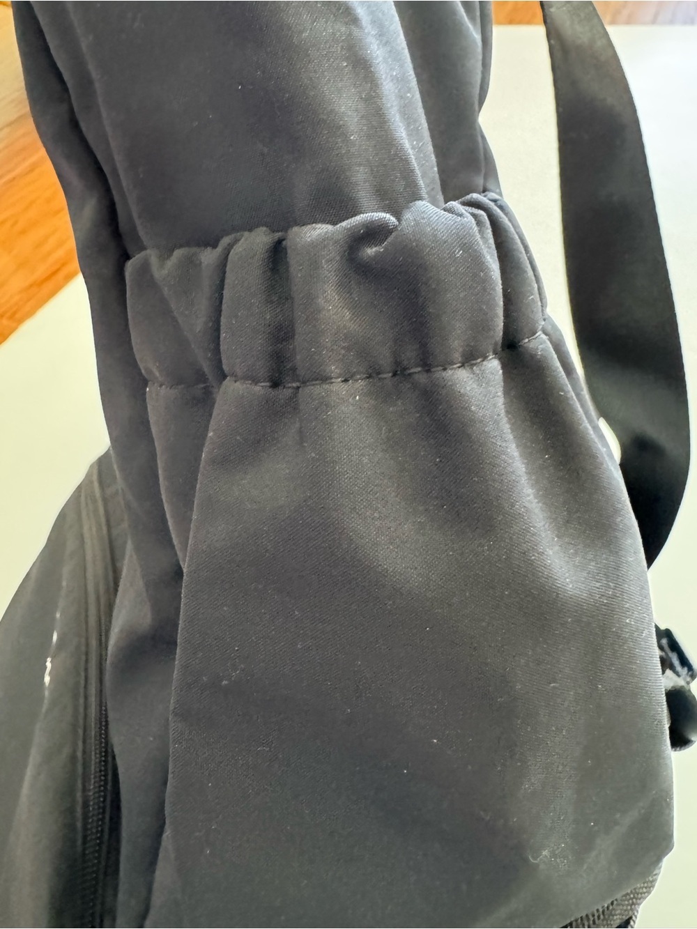 NWT Beyond Yoga Black Convertible Gym Bag - Picture 2 of 5